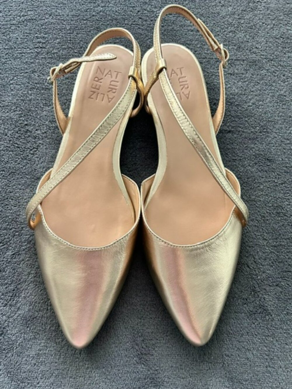 NWT Women's Naturalizer Hawaii Flats, Dark Gold, Size 8W